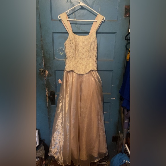 Homecoming and prom dressed - Picture 5 of 16